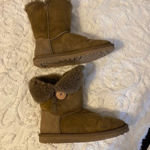 Bailey Button Uggs